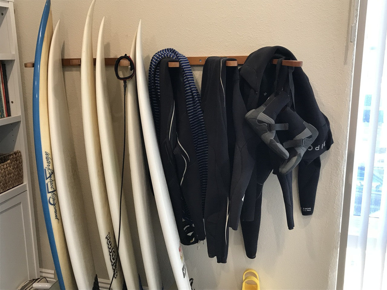マガジンラック Surf Pendleton WTW Holden Beach Surfboard Storage Vertical Wood Rack | Holds 6