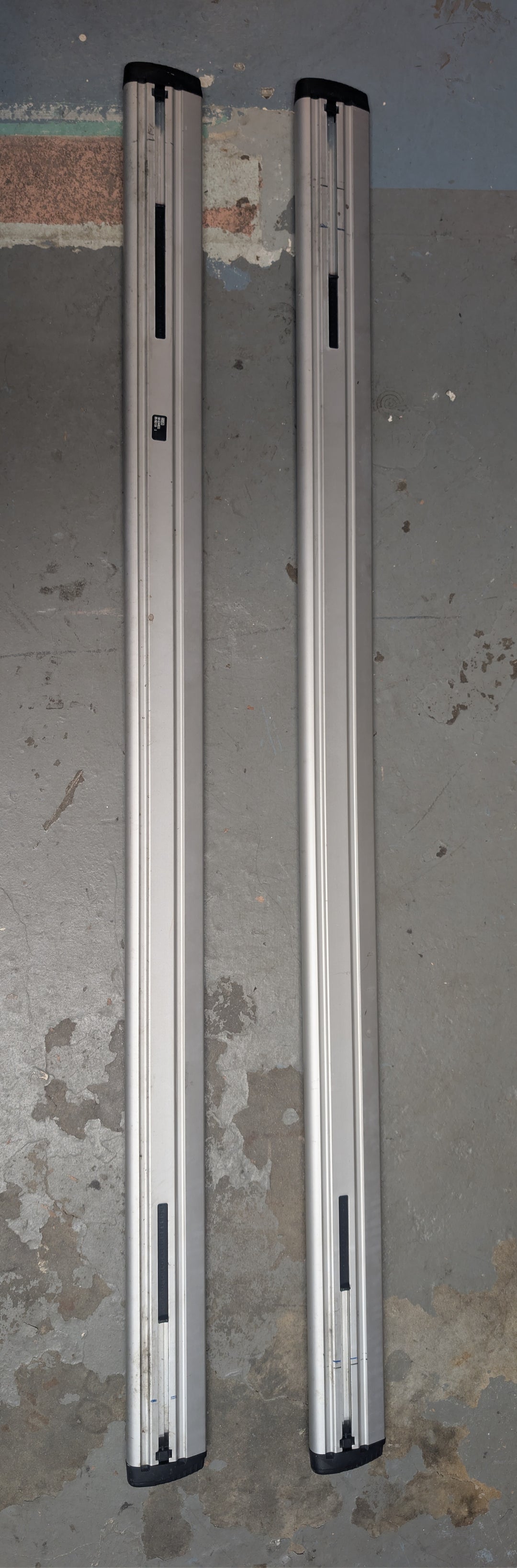 Used Thule Wing Bar Evo 42"